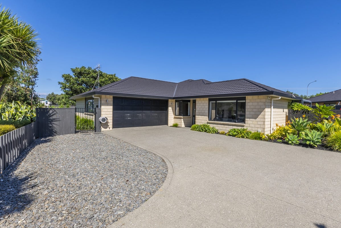 12 Soldiers Way, Paraparaumu - Carousel 1