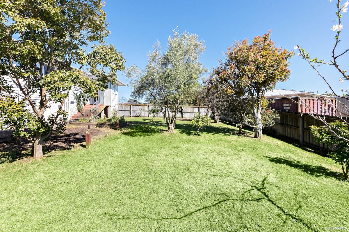 14 Aronui Terrace, Kelston, Auckland - Carousel 2