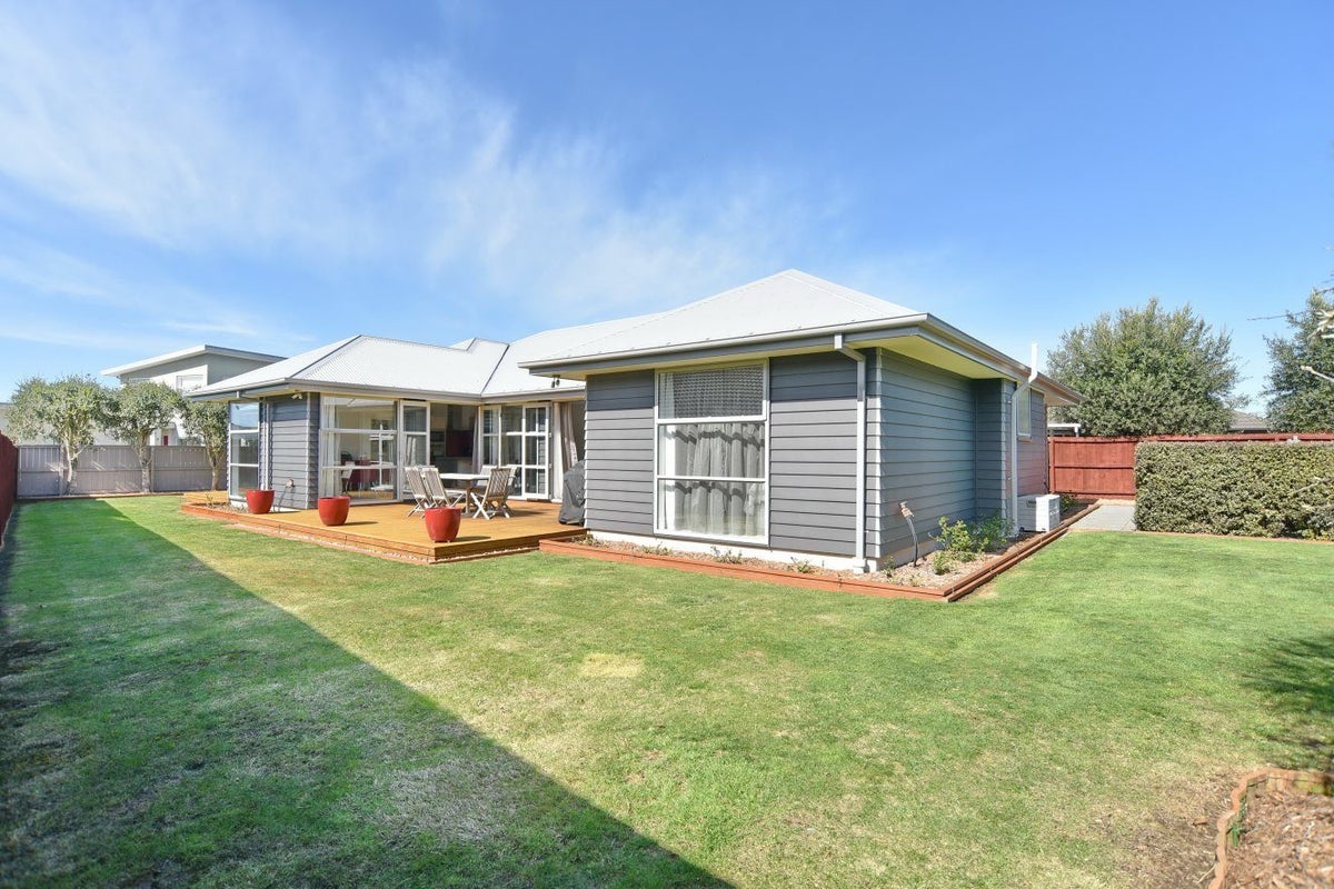 14 Bancroft Place, Parklands, Christchurch - Carousel 1