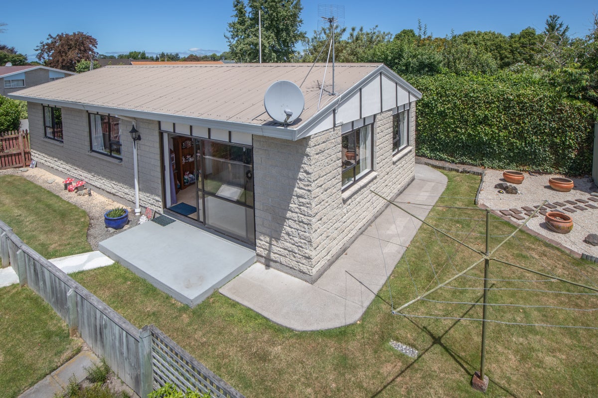 2/92C ENGLEFIELD ROAD, Northwood, Christchurch - Carousel 1
