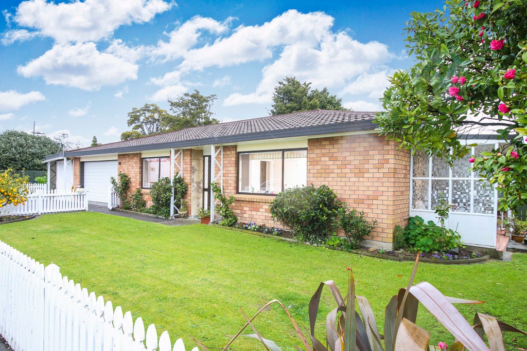 11/39 Swanson Road, Henderson, Auckland - Carousel 2