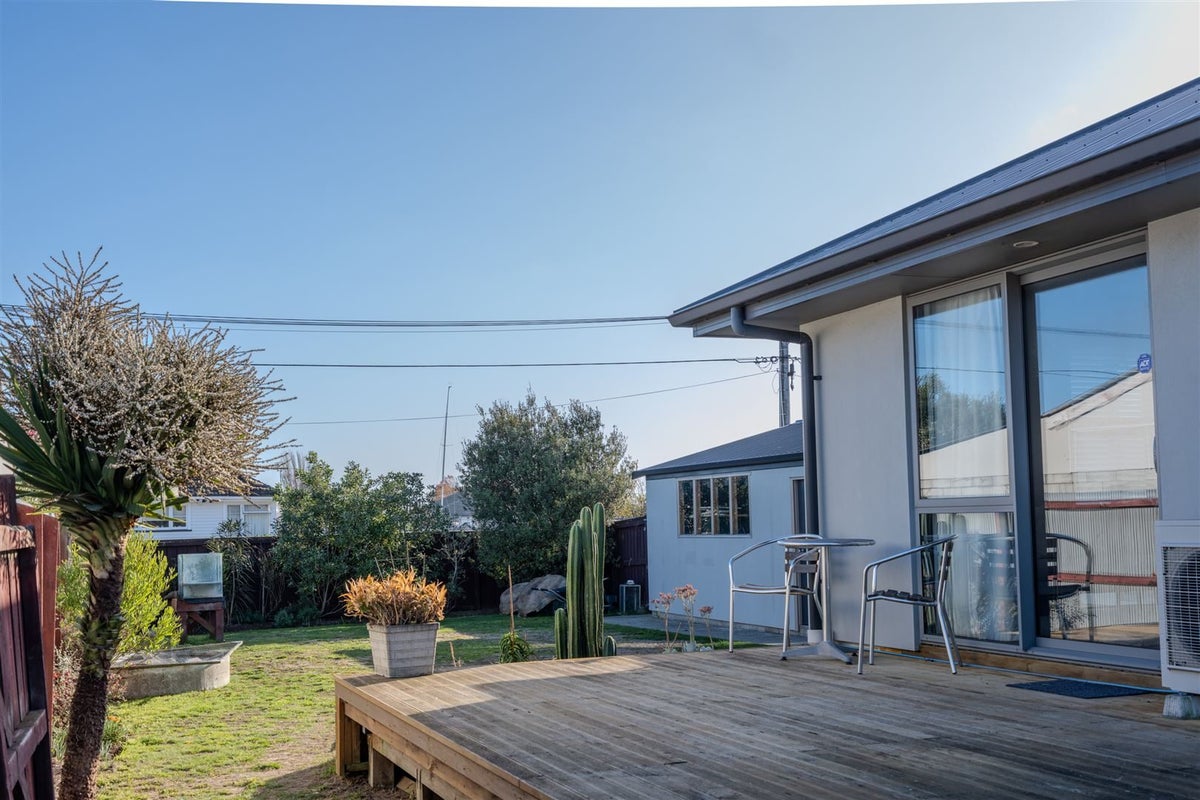 32 Vancouver Crescent, Wainoni, Christchurch - Carousel 2