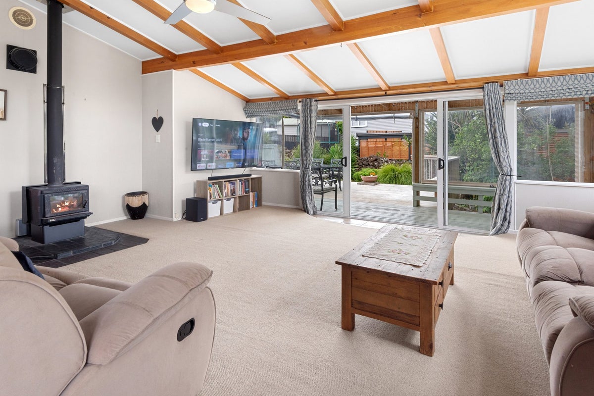 39 Fisher Terrace, Kamo, Whangarei - Carousel 1