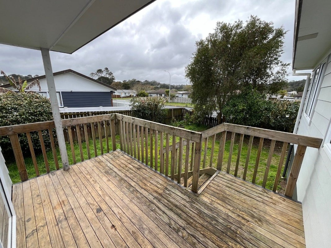 1/220 Waitemata Drive, Ranui, Auckland - Carousel 2