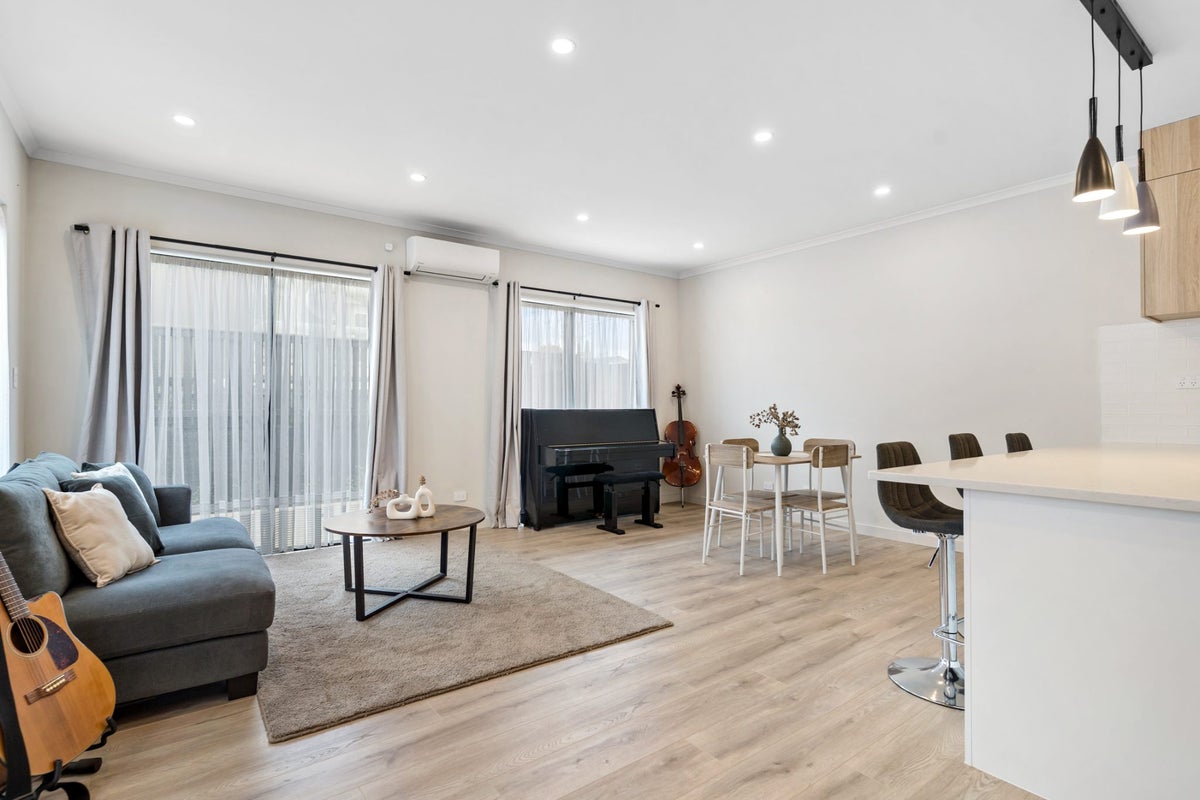 60D Pupuke Road, Hillcrest, Auckland - Carousel 1