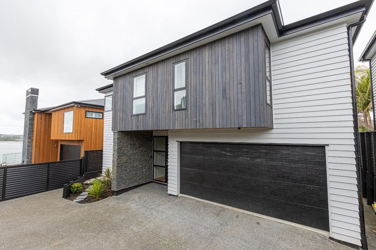 47B Takutai Avenue, Half Moon Bay, Auckland - Carousel 1