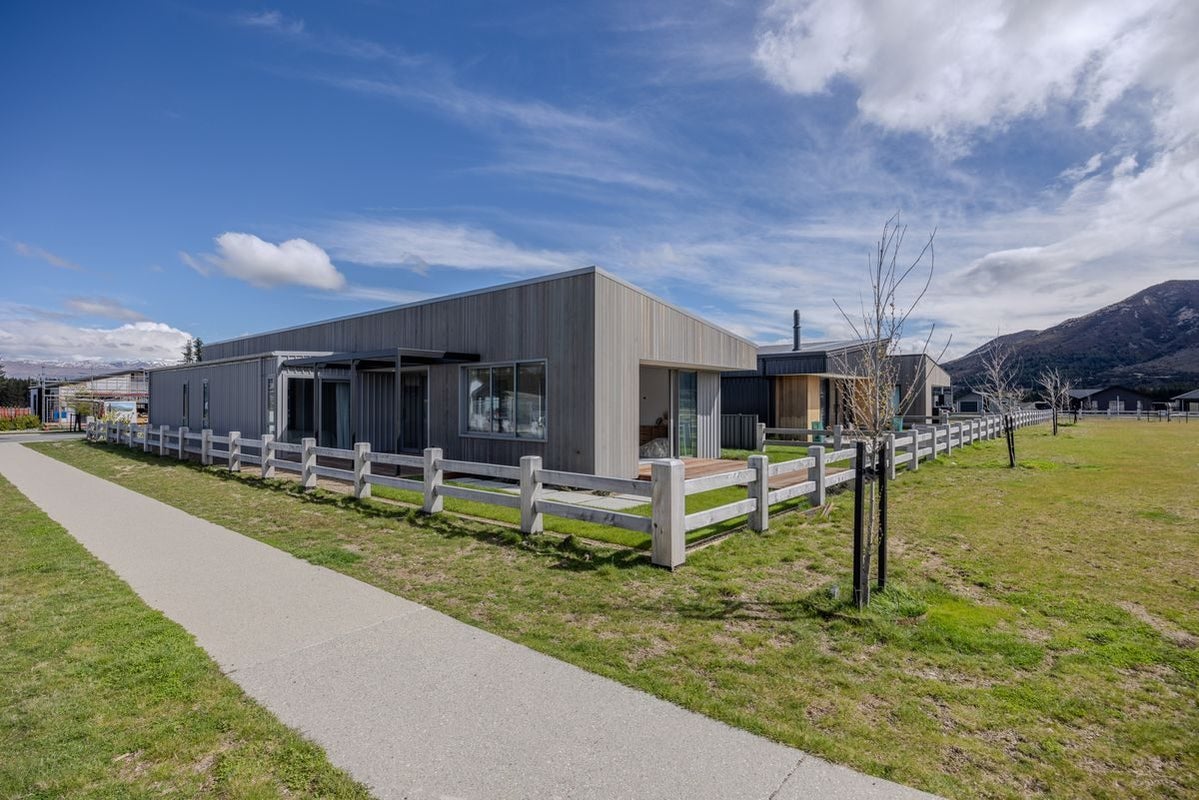 146 Burdon Loop, LAKE HAWEA - Carousel 1