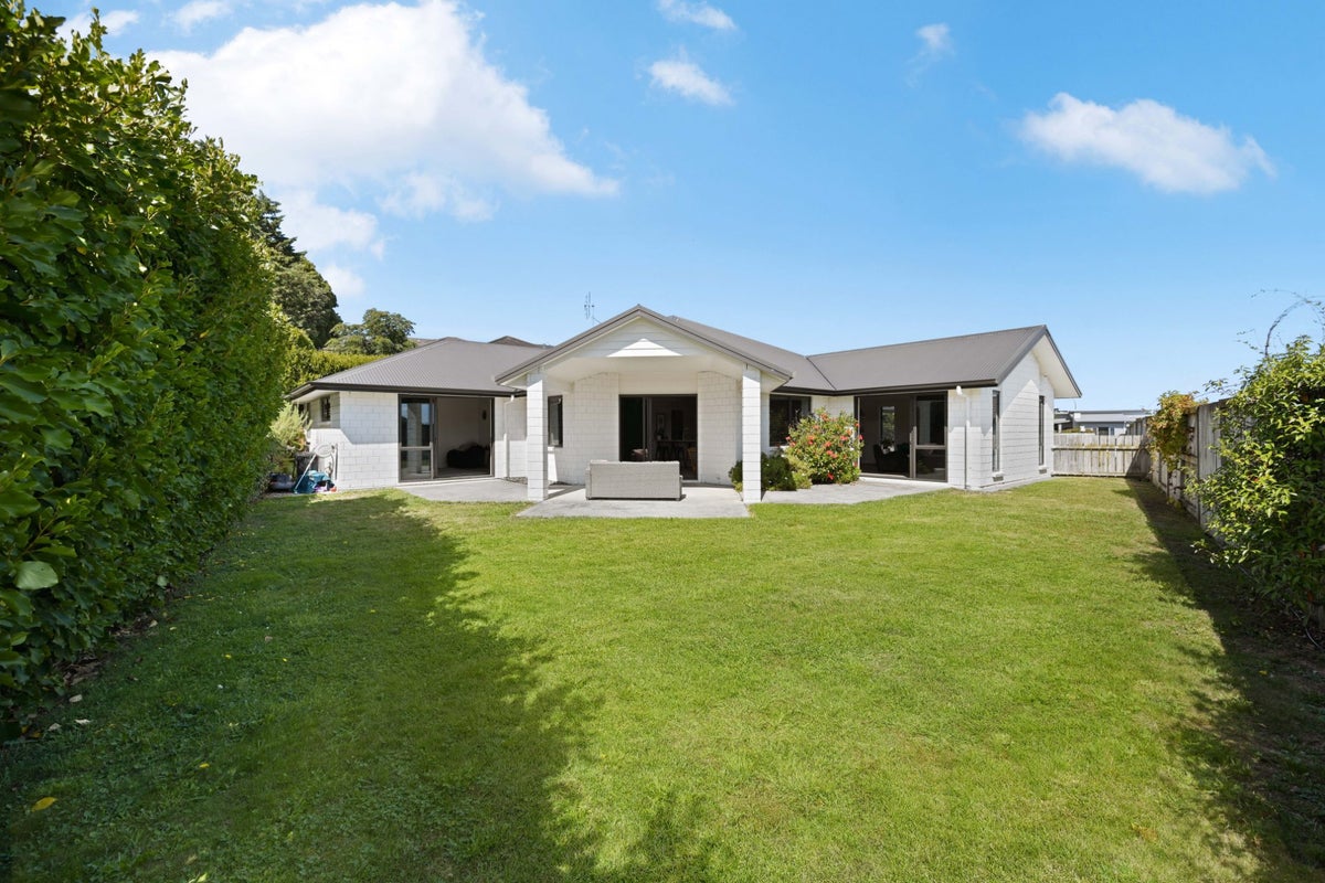 5 Rigg Place, Flagstaff, Hamilton - Carousel 1