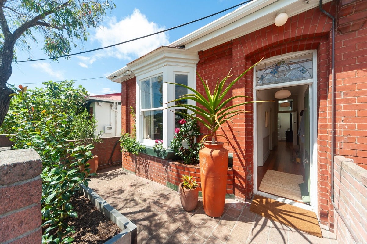 355 Adelaide Road, Newtown, Wellington - Carousel 1