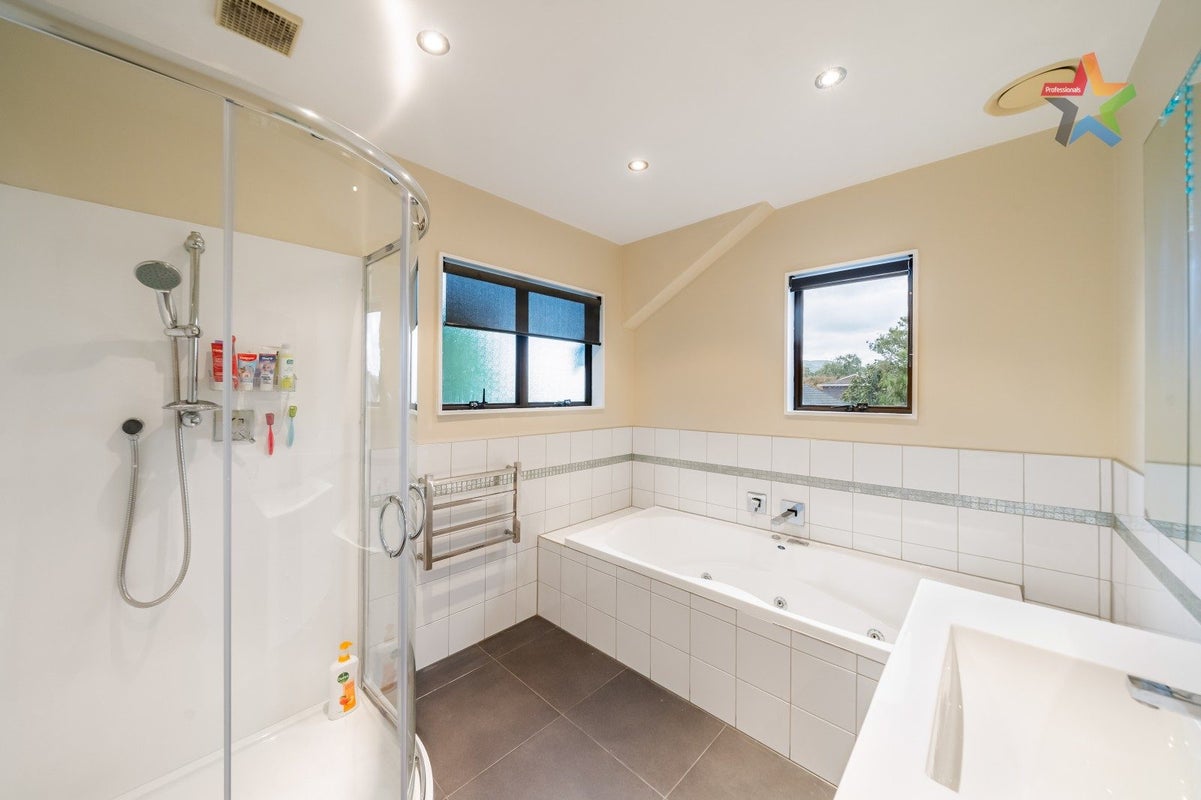 2A Burke Grove, Naenae, Lower Hutt - Carousel 2