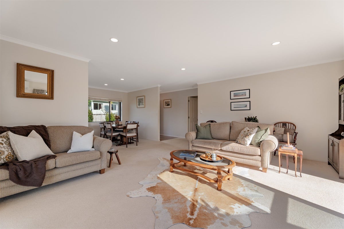 6 Oteki Park Drive, Welcome Bay, Tauranga - Carousel 2
