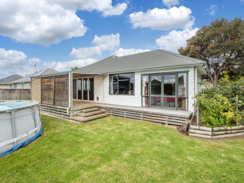 1000 Grove Road, Mayfair, Hastings - Carousel 1