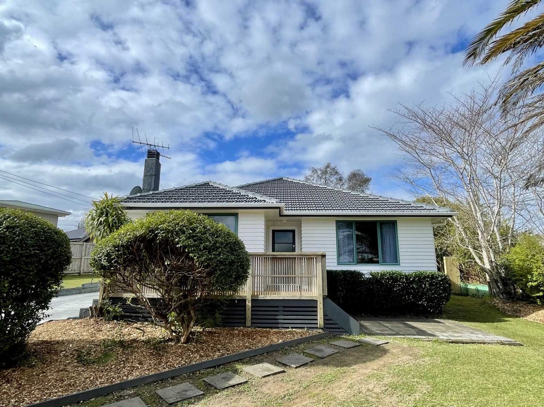 13 Matthews Crescent, Melville, Hamilton - Carousel 1