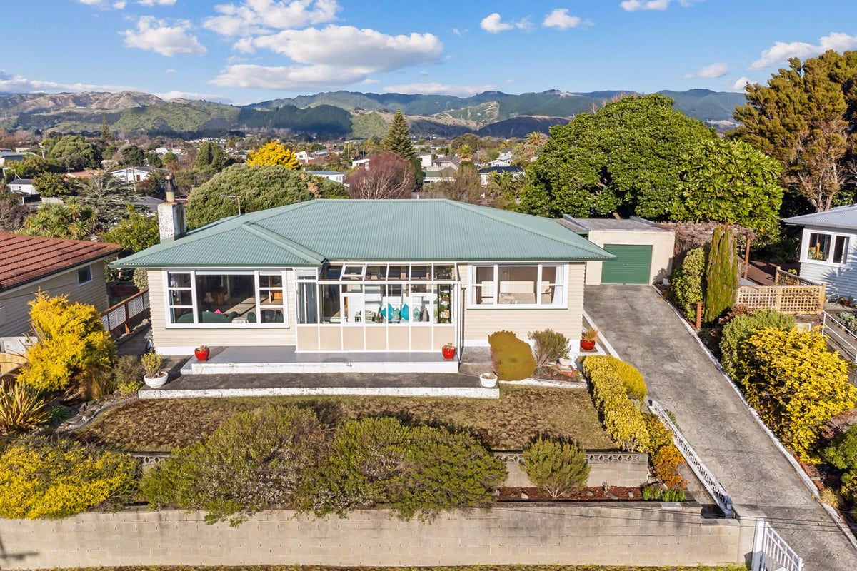 8 Francis Road, Paraparaumu Beach, Paraparaumu - Carousel 2