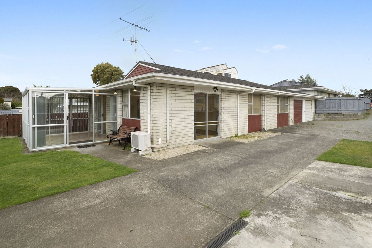 3 Chums Road, Paraparaumu Beach, Paraparaumu - Carousel 1