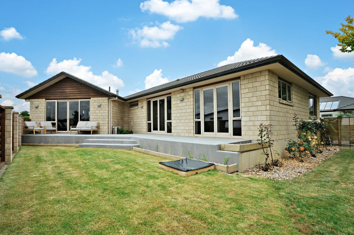 7 Rosewood Drive, Rosedale, Invercargill - Carousel 2
