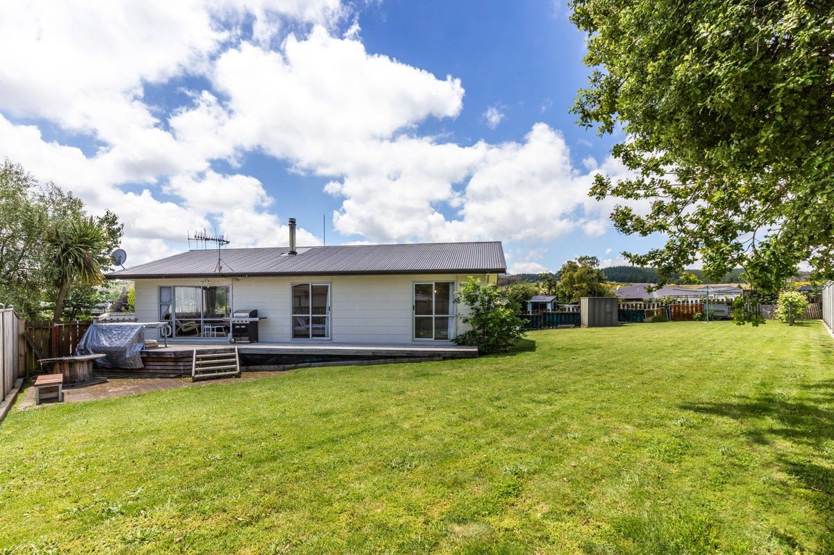 11 Newberry Place, Richmond Heights, Taupo - Carousel 1