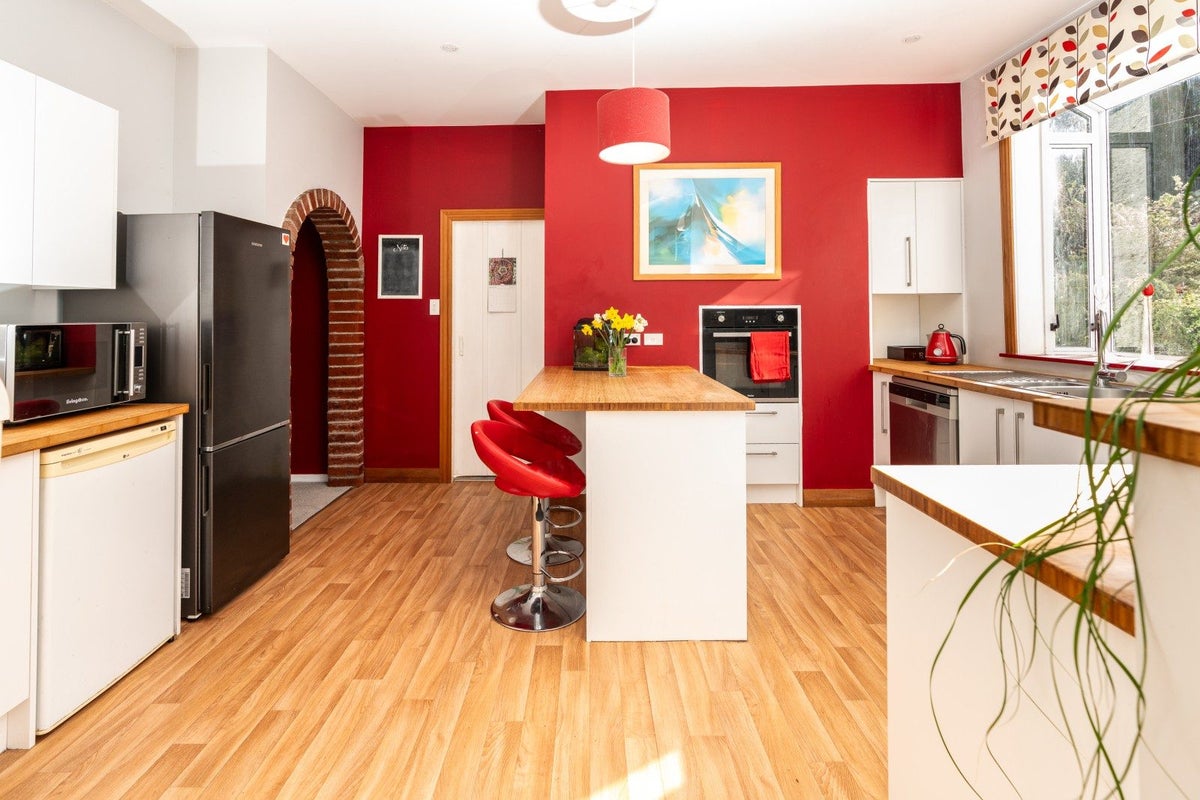 1 Iwi Street, Ngaio, Wellington - Carousel 2