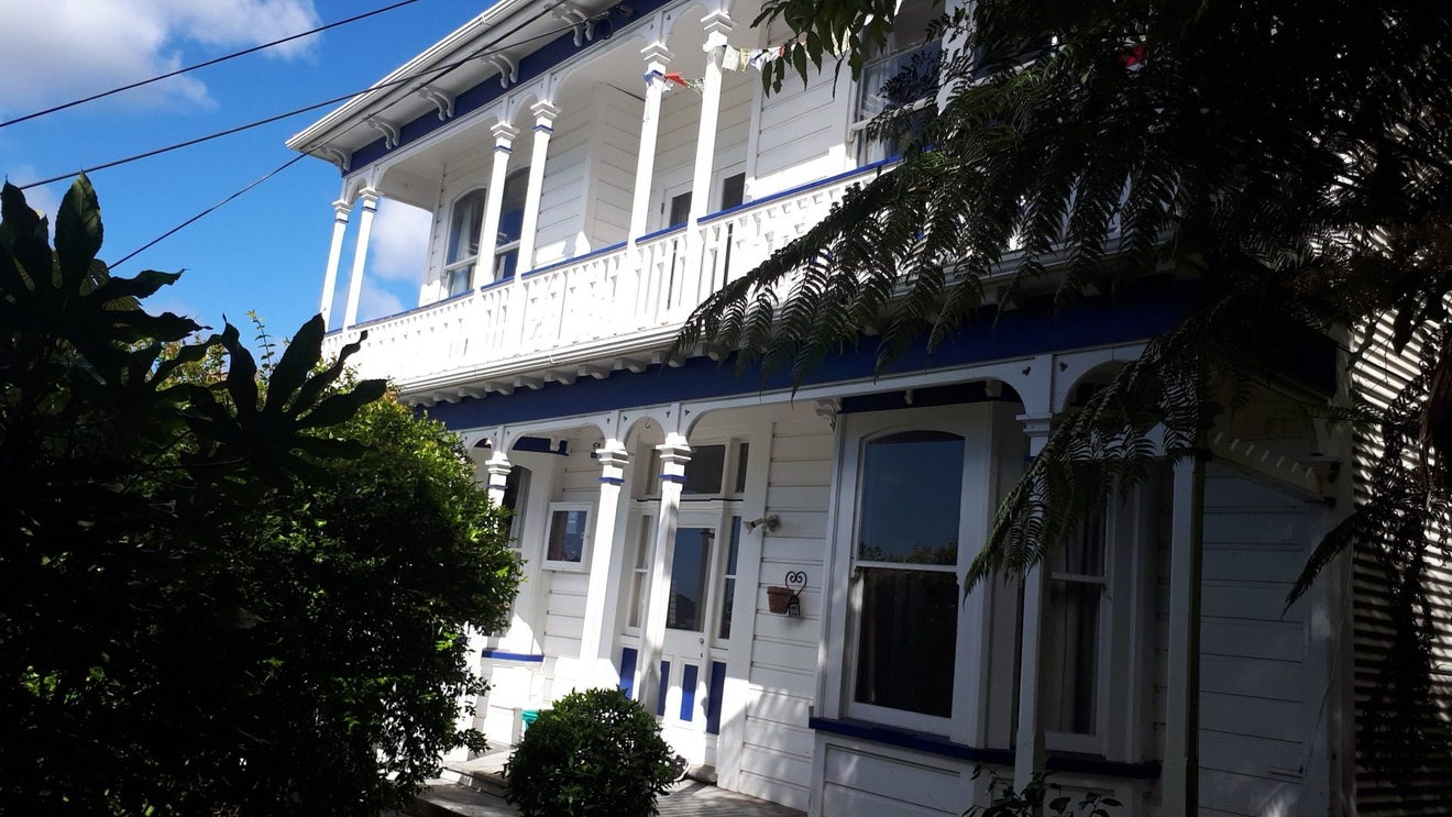 19 Devon Street, Aro Valley, Wellington - Carousel 1