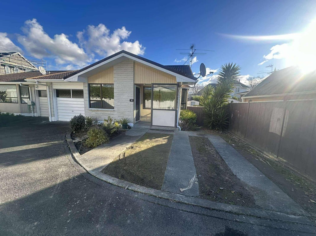 1/9 Hay Street, Ebdentown, Upper Hutt - Carousel 1