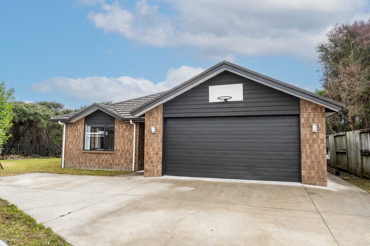82 Barrington Drive, Huntington, Hamilton - Carousel 19