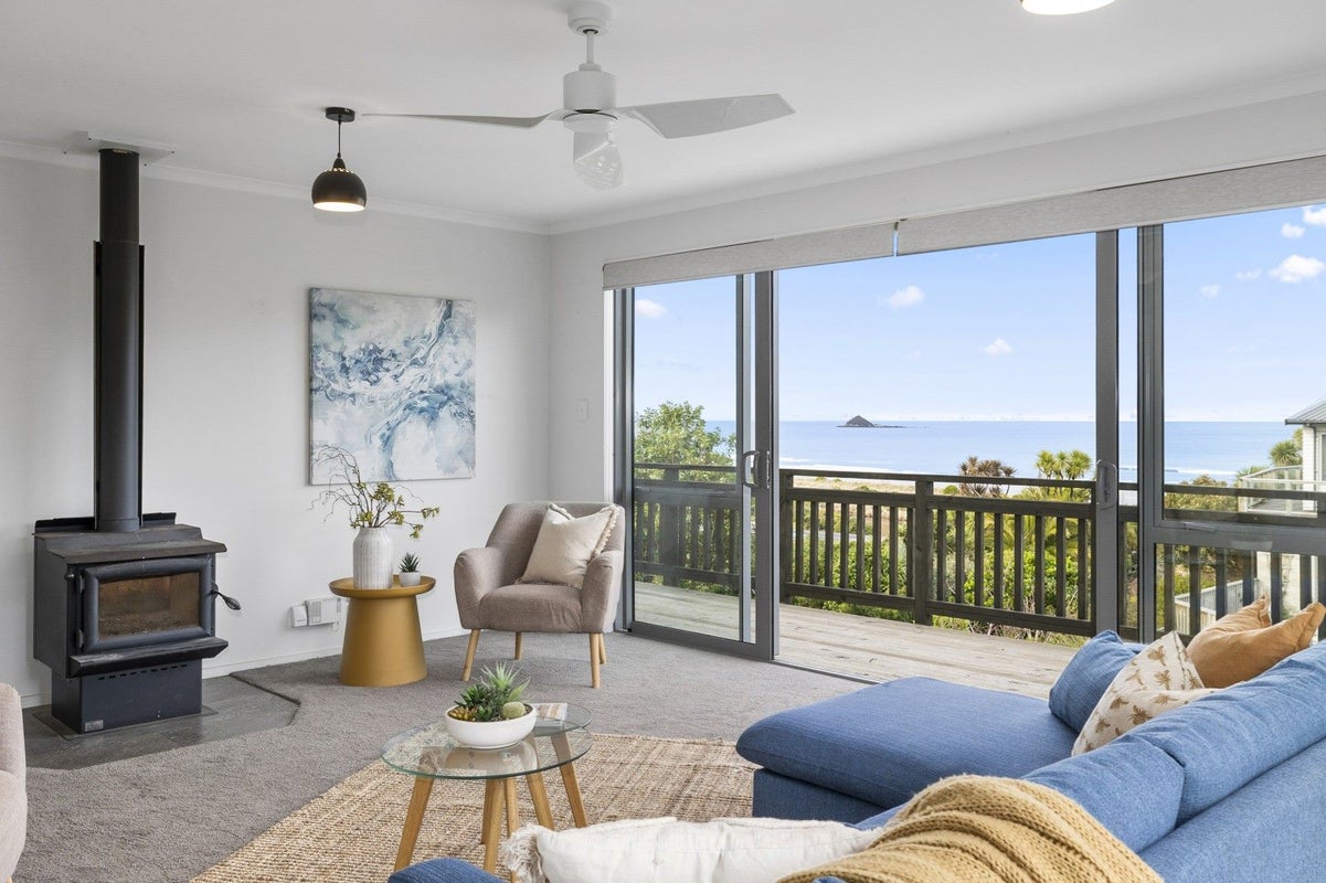 12 Bennett Road, Ocean View, Dunedin - Carousel 1