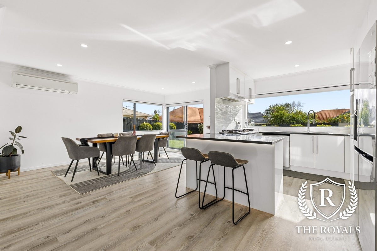 18 Royalpark Place, Favona, Auckland - Carousel 2
