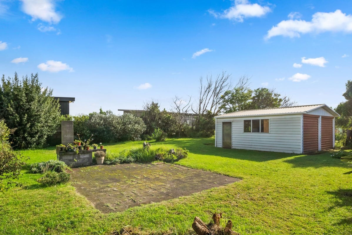 19 Mahoe Street, Otaki Beach, Otaki - Carousel 14