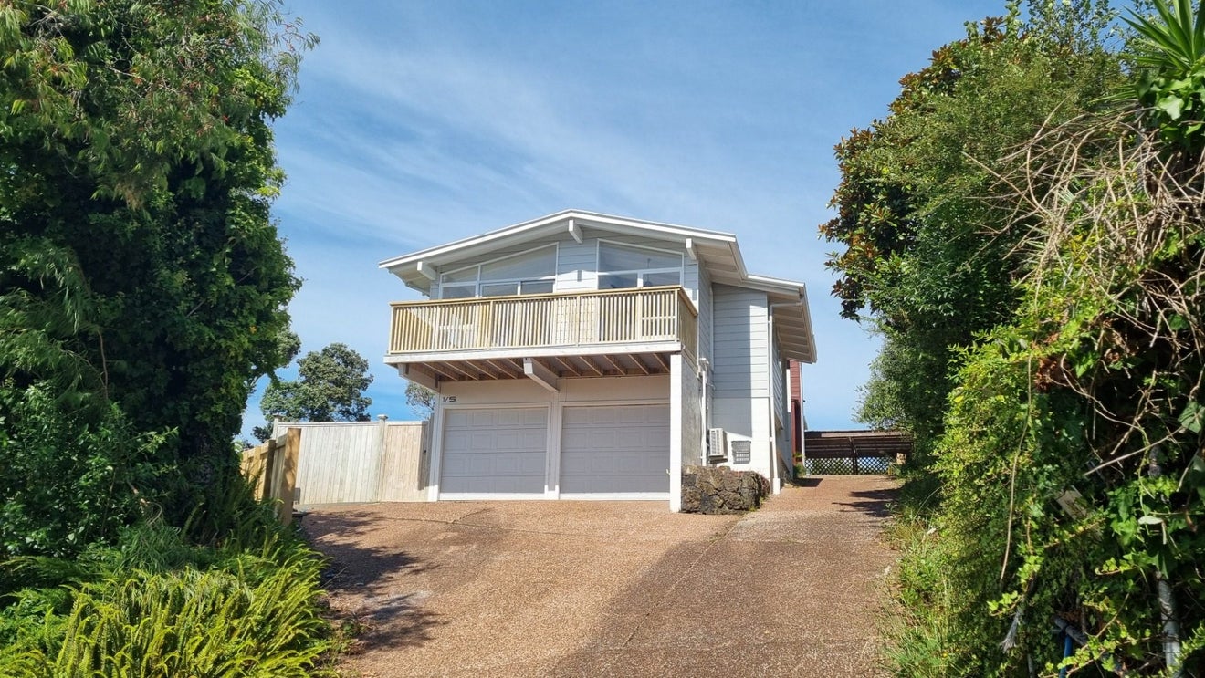 1/5 Gull Lane, Mairangi Bay, Auckland - Carousel 1
