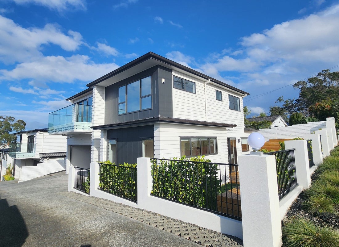 27 Deep Creek Road, Waiake, Auckland - Carousel 1