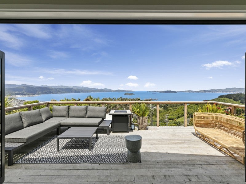 85 Maungaraki Road, Korokoro, Lower Hutt - Carousel 1