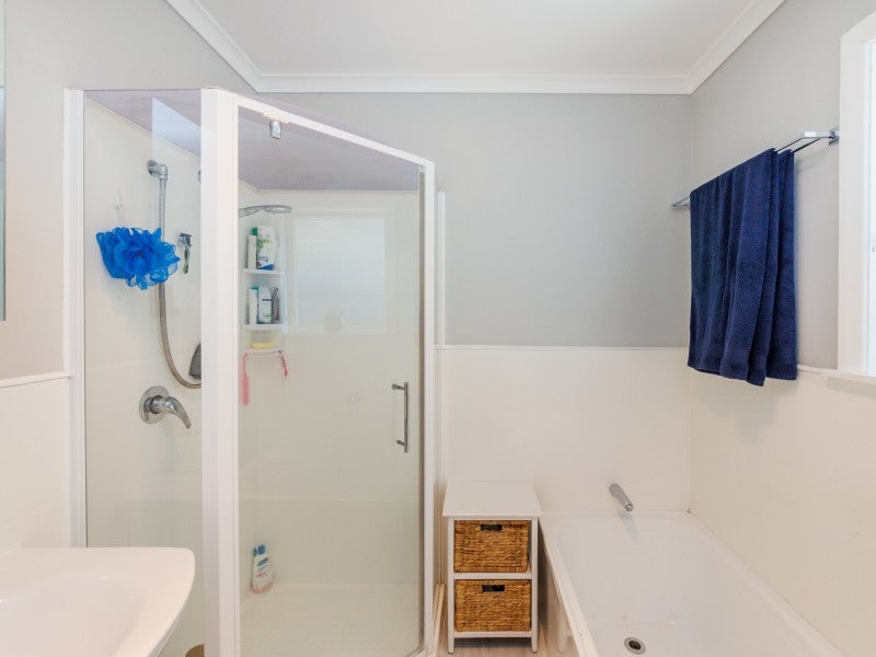 8 Catlins Crescent, Milson, Palmerston North - Carousel 26