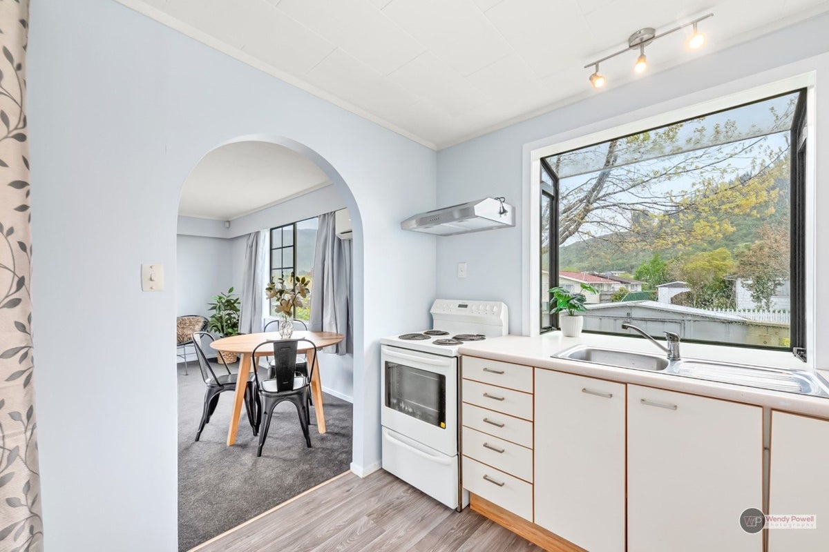 68A Gemstone Drive, Birchville, Upper Hutt - Carousel 2