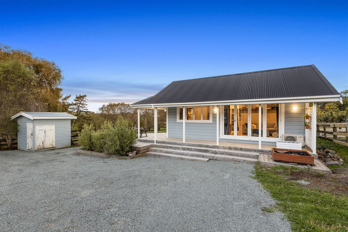 26 Postman Road, Albany - Carousel 1