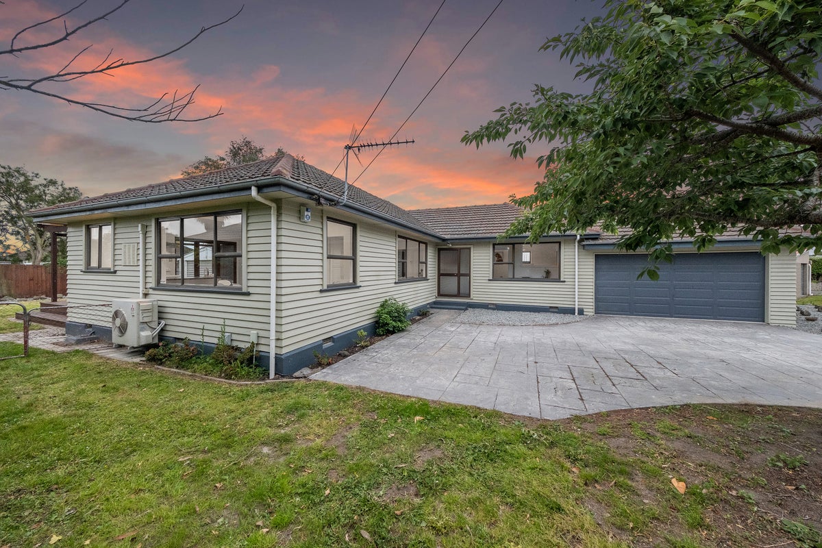 906 Avonside Drive, Avondale, Christchurch - Carousel 1