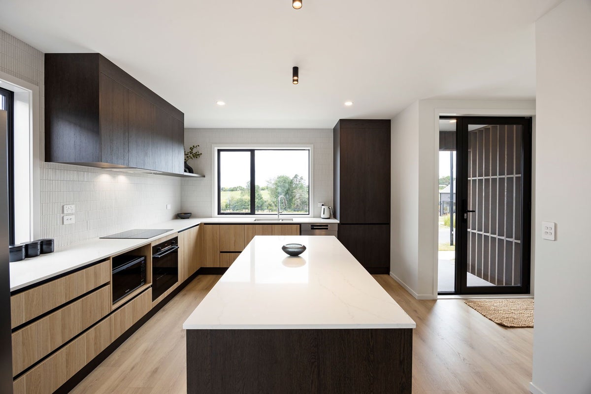 16 Lumino Terrace, Peacocke, Hamilton - Carousel 2