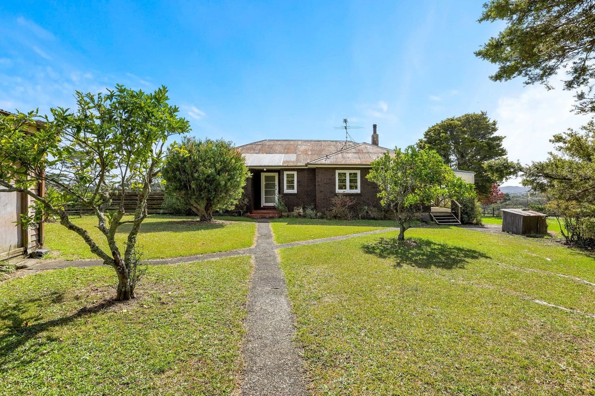 154 Tawa Road, Kumeu - Carousel 1