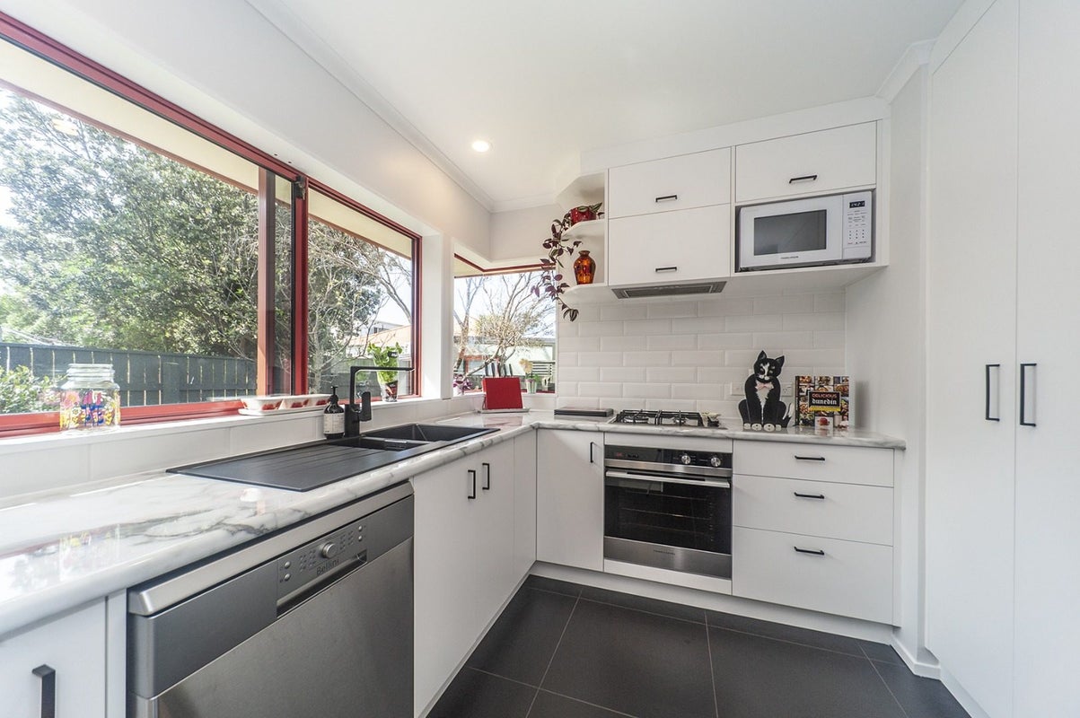 67A Freyberg Street, Lyall Bay, Wellington - Carousel 2