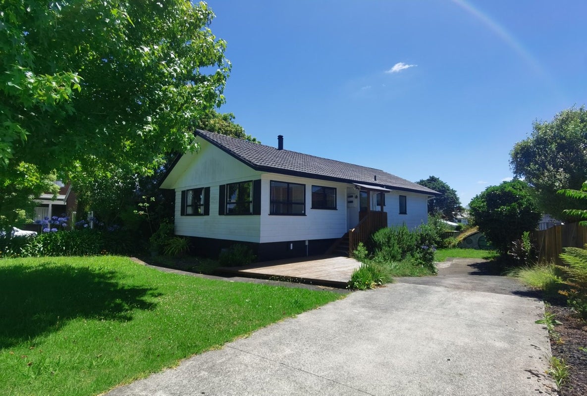 94 Hutchinsons Road, Bucklands Beach, Auckland - Carousel 1