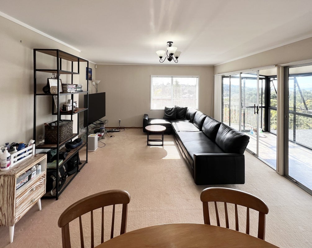 33 Sartors Avenue, Northcross, Auckland - Carousel 1
