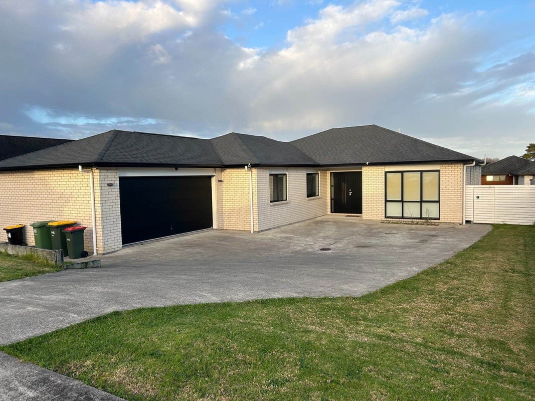 6 Gemscott Crescent, Huapai, Kumeu - Carousel 1