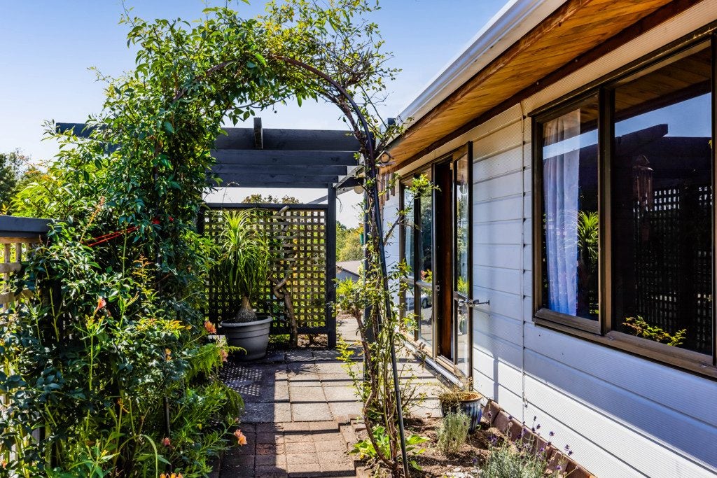 31 Hua Street, Bell Block, New Plymouth - Carousel 2