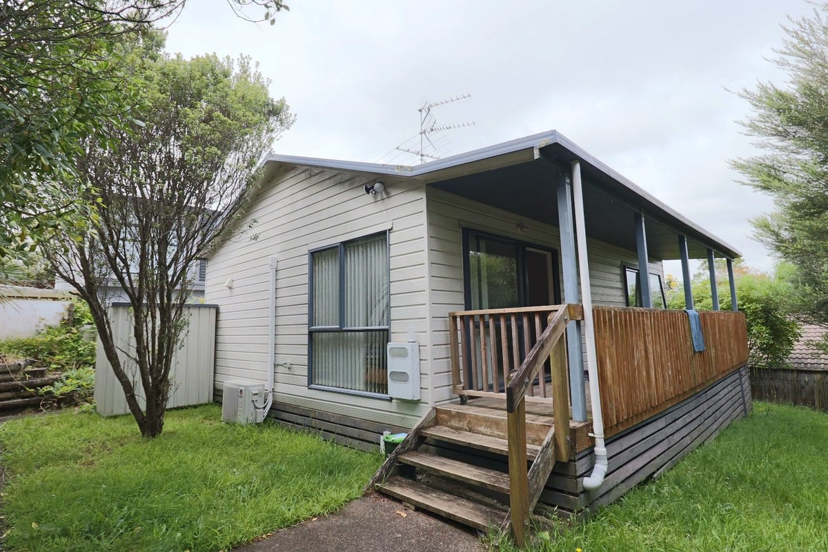 59 Andrew Road, Howick, Auckland - Carousel 1