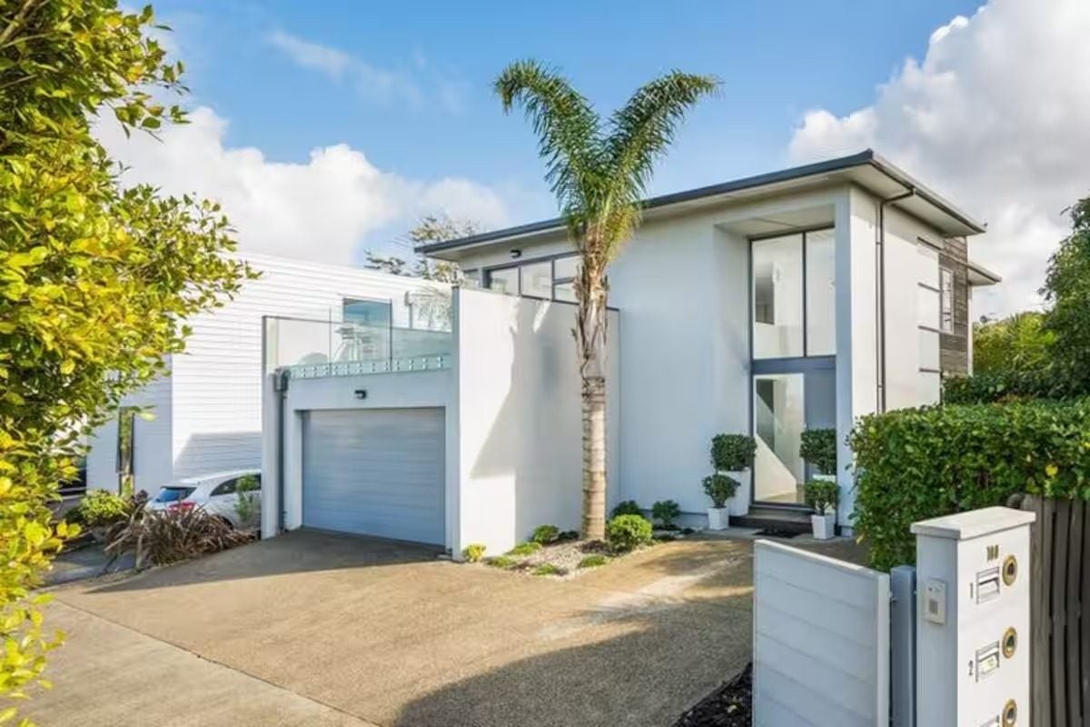 1/100 Lake Road, Northcote, North Shore City, Auckland - Carousel 1