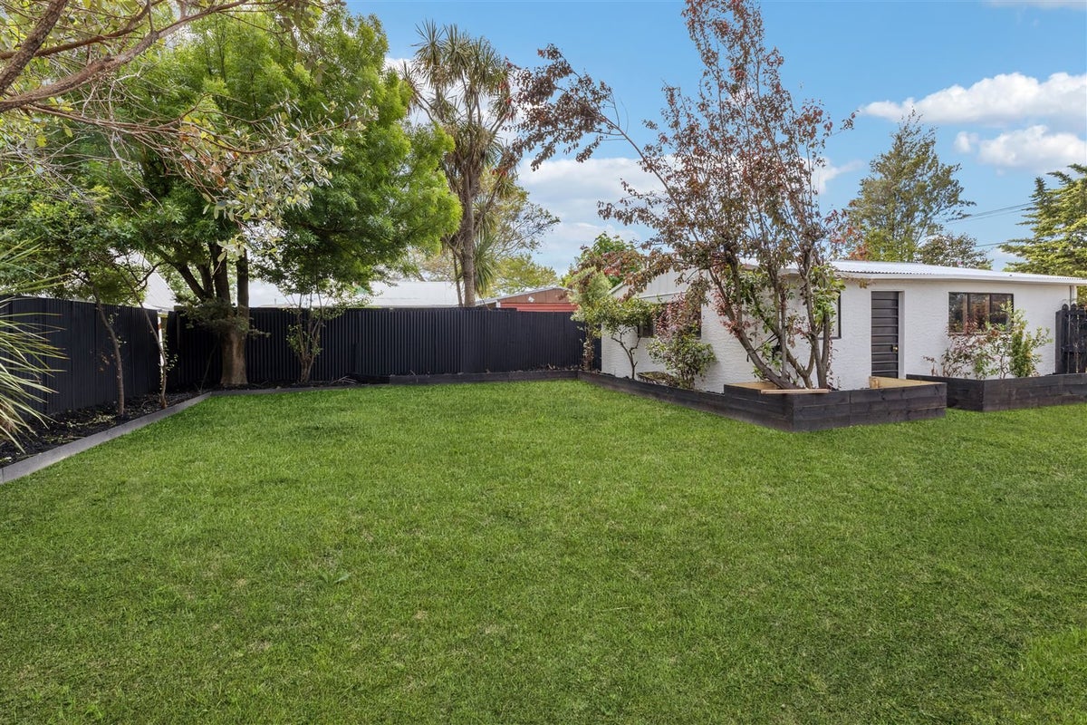 37 Somerset Crescent, Spreydon, Christchurch - Carousel 2