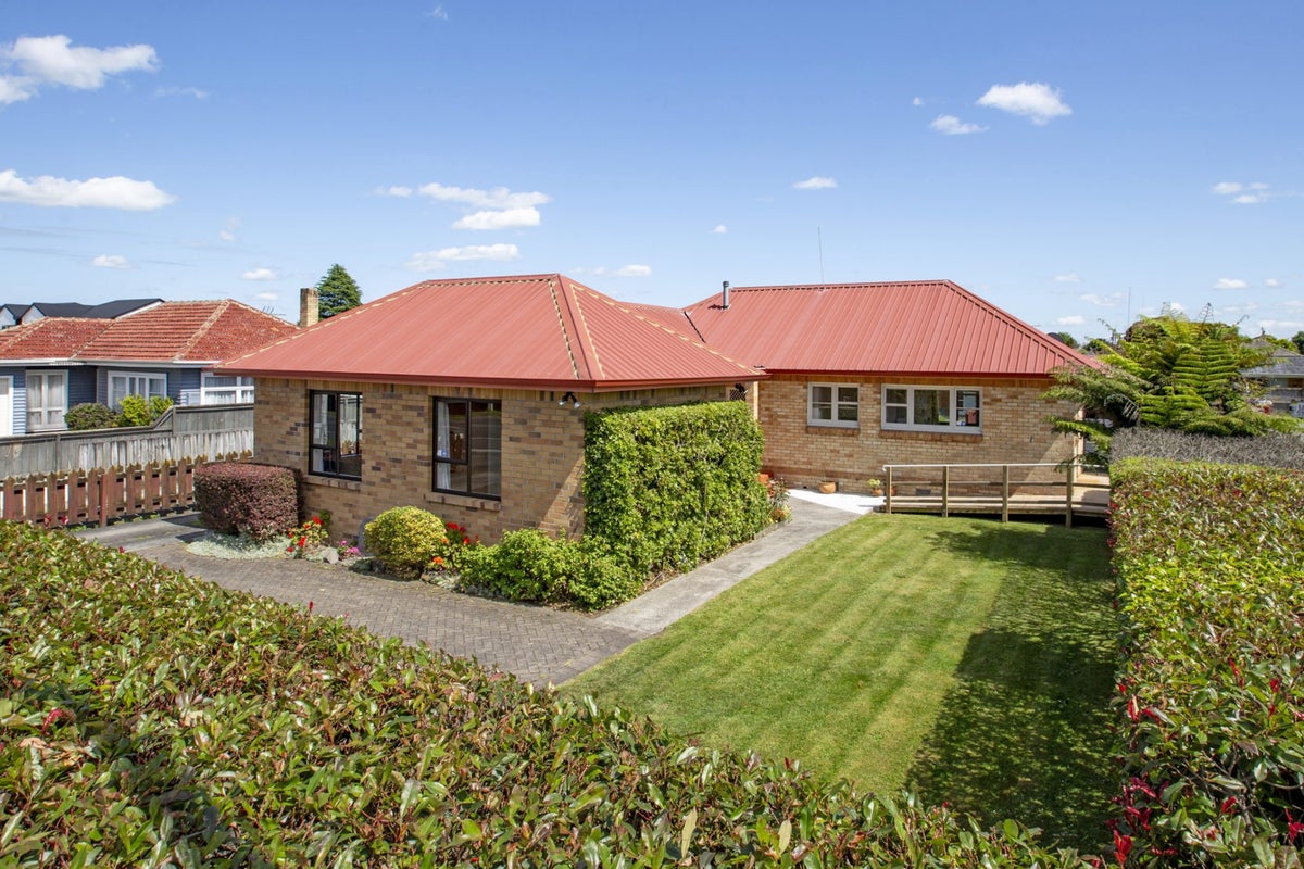 95 Fifth Avenue, Enderley, Hamilton - Carousel 1