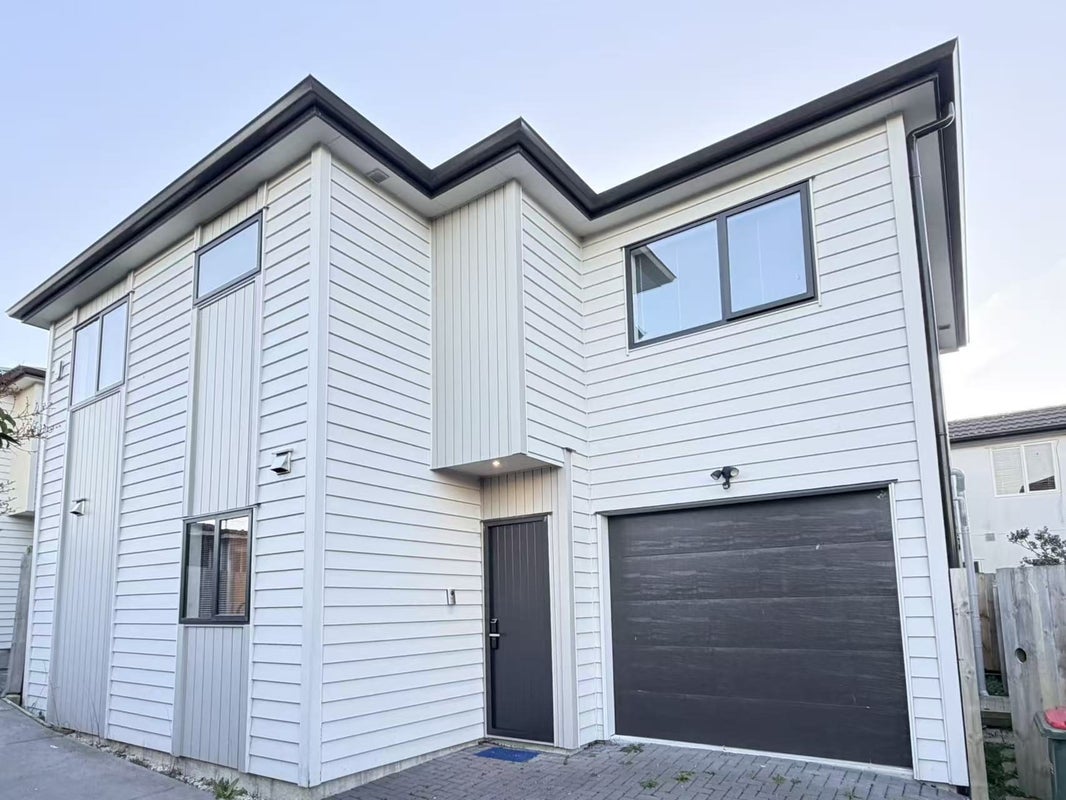 3D Marshall Laing Avenue, Mount Roskill, Auckland - Carousel 1