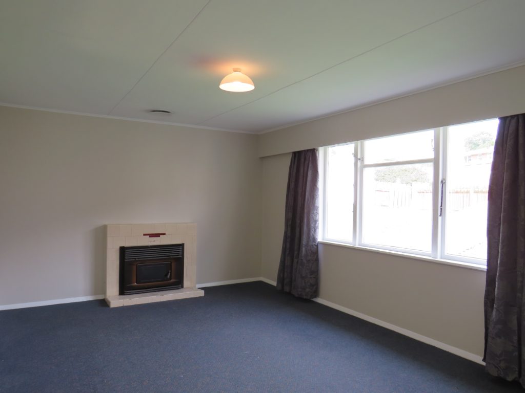 27 York Place, Cannons Creek, Porirua - Carousel 2