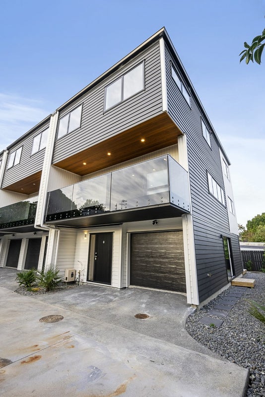 20F Acorn Street, Royal Oak, Auckland - Carousel 20