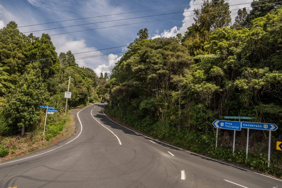882 West Coast Road, Waiatarua, Auckland - Carousel 30